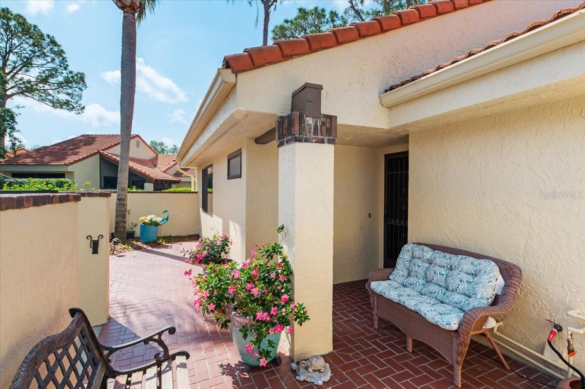 5336 HUNTINGWOOD CT #24