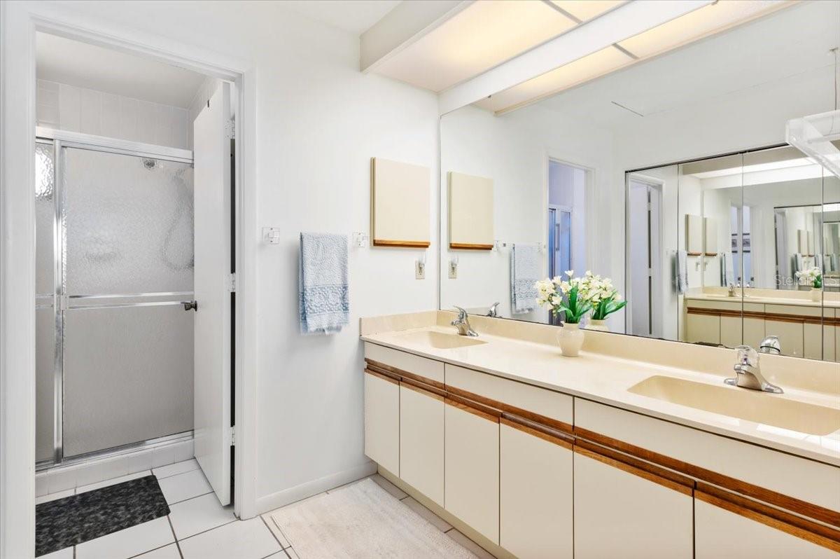 5336 HUNTINGWOOD CT #24