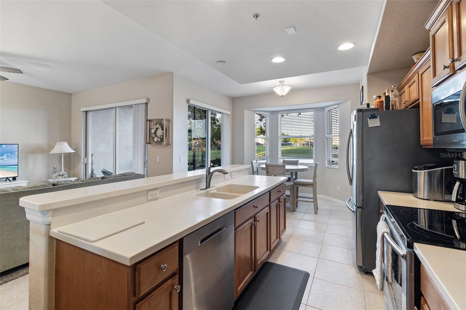 803 FAIRWAYCOVE LN #102