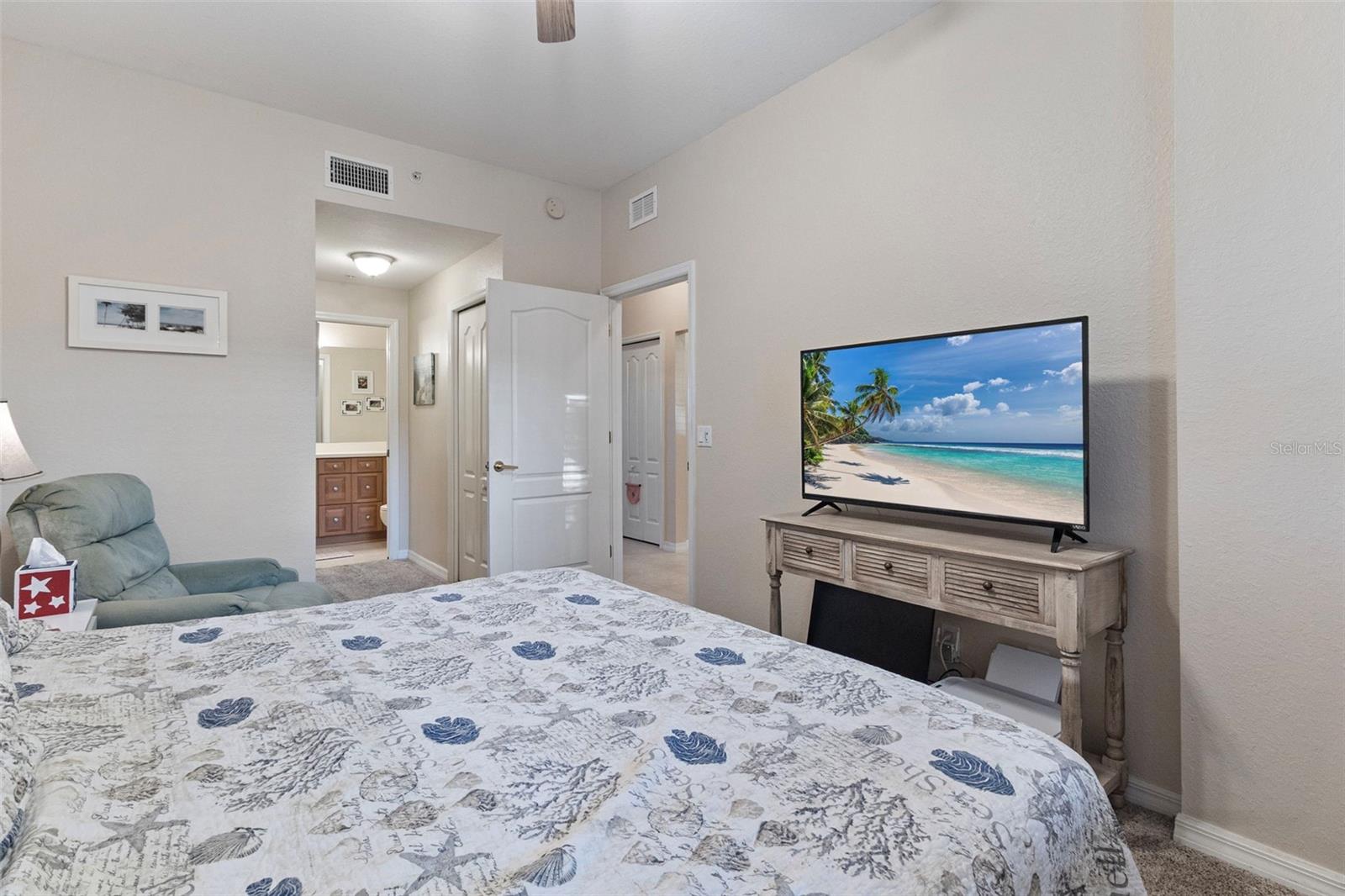 803 FAIRWAYCOVE LN #102