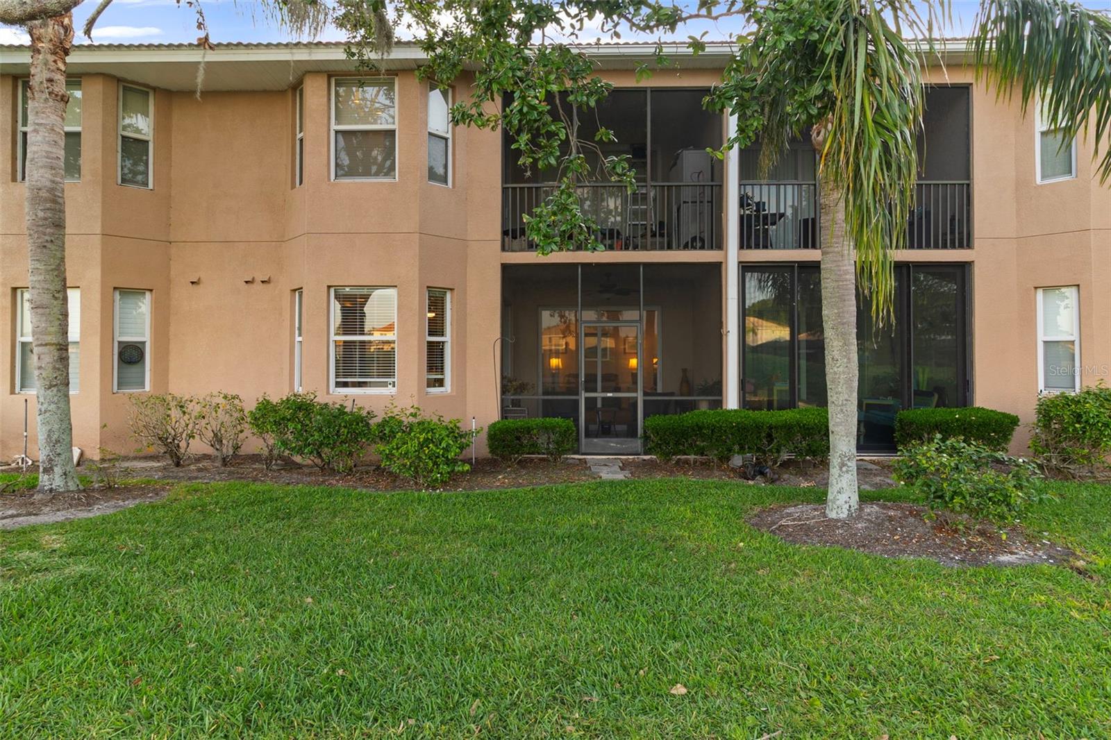 803 FAIRWAYCOVE LN #102