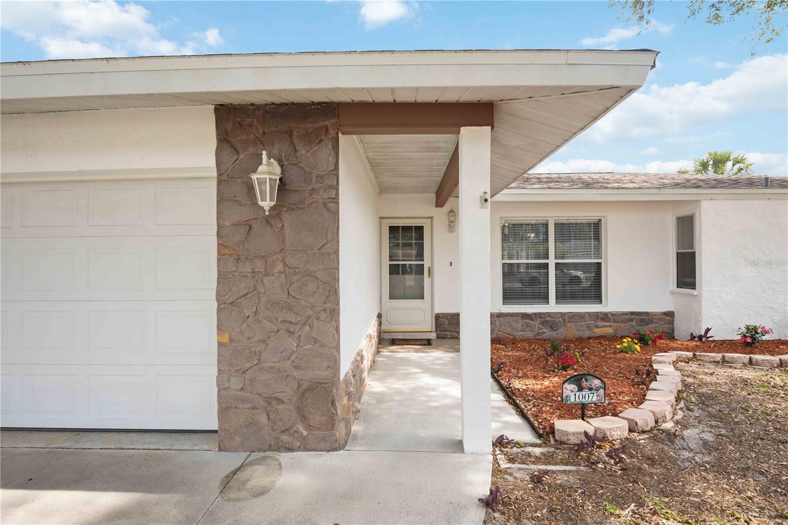 1007 SOUTHERN PINE LN