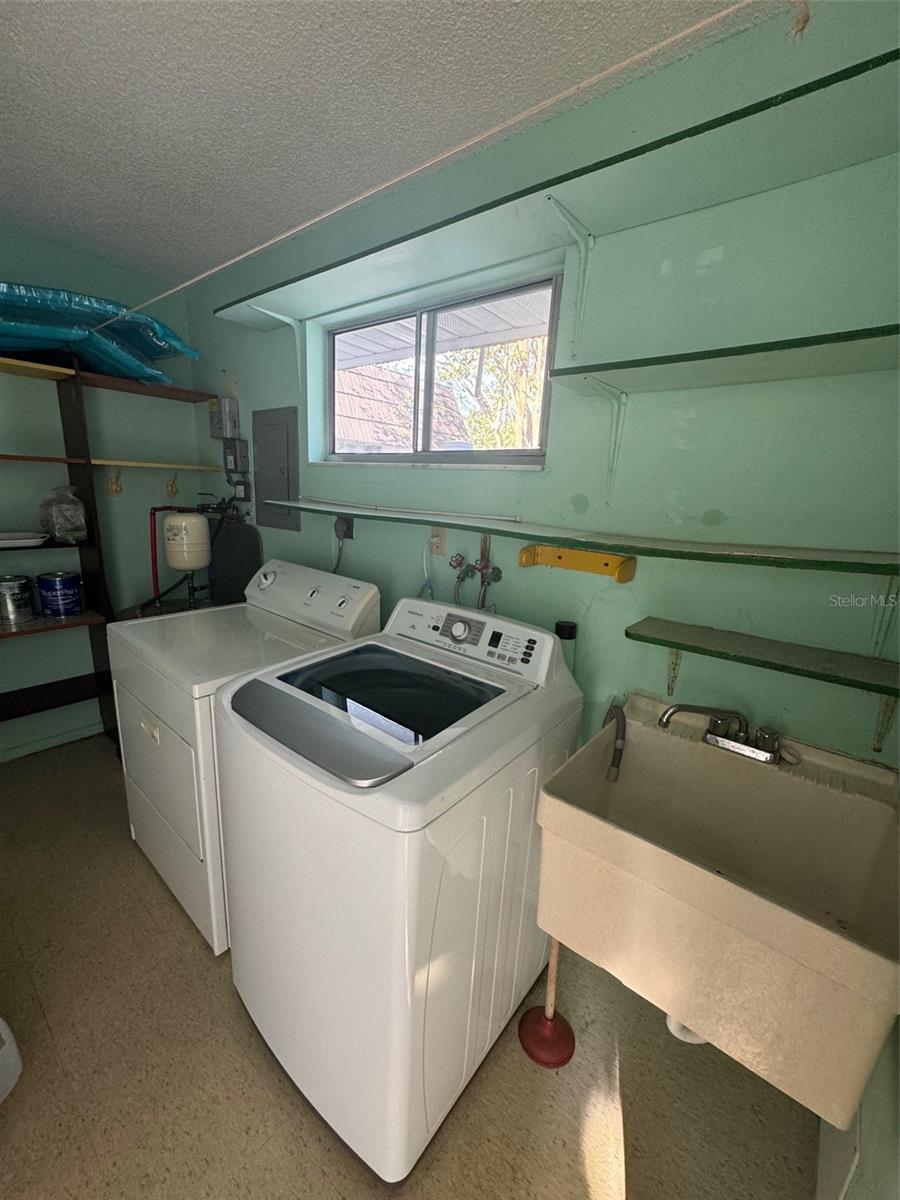 3921 LAKESIDE RD #168