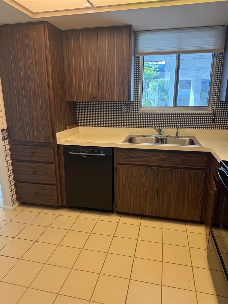 3921 LAKESIDE RD #168