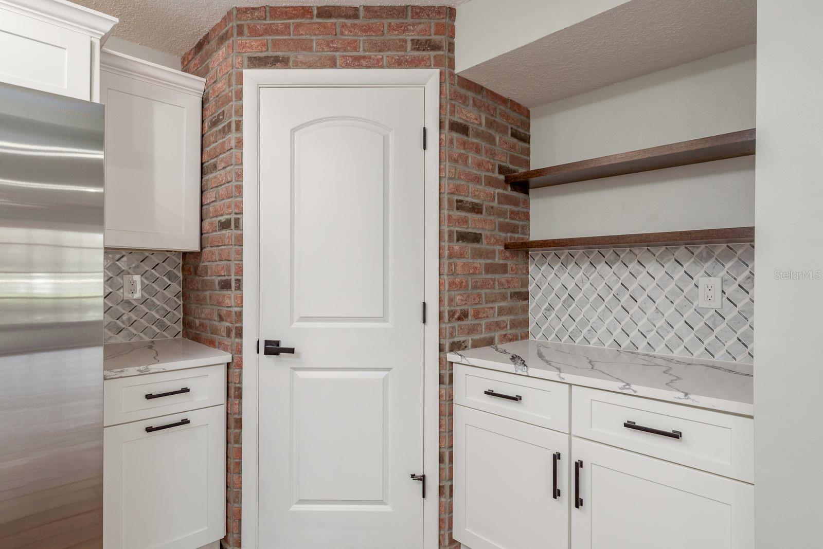 1151 PINE RIDGE CIR W #H1