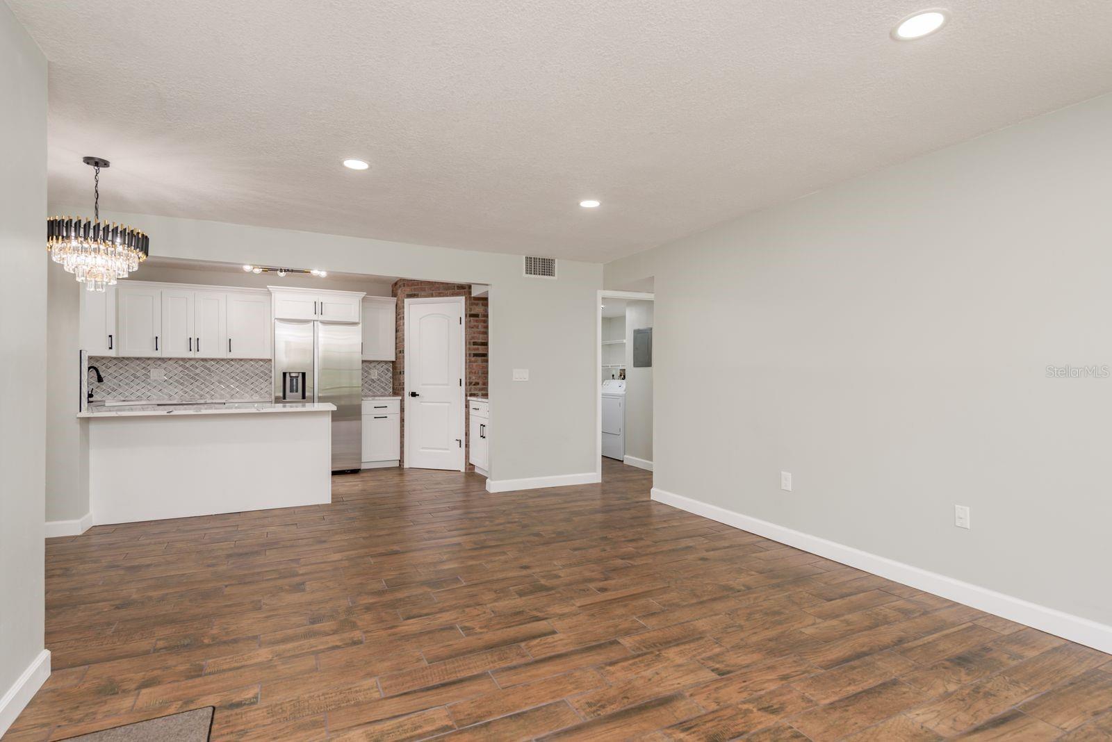 1151 PINE RIDGE CIR W #H1