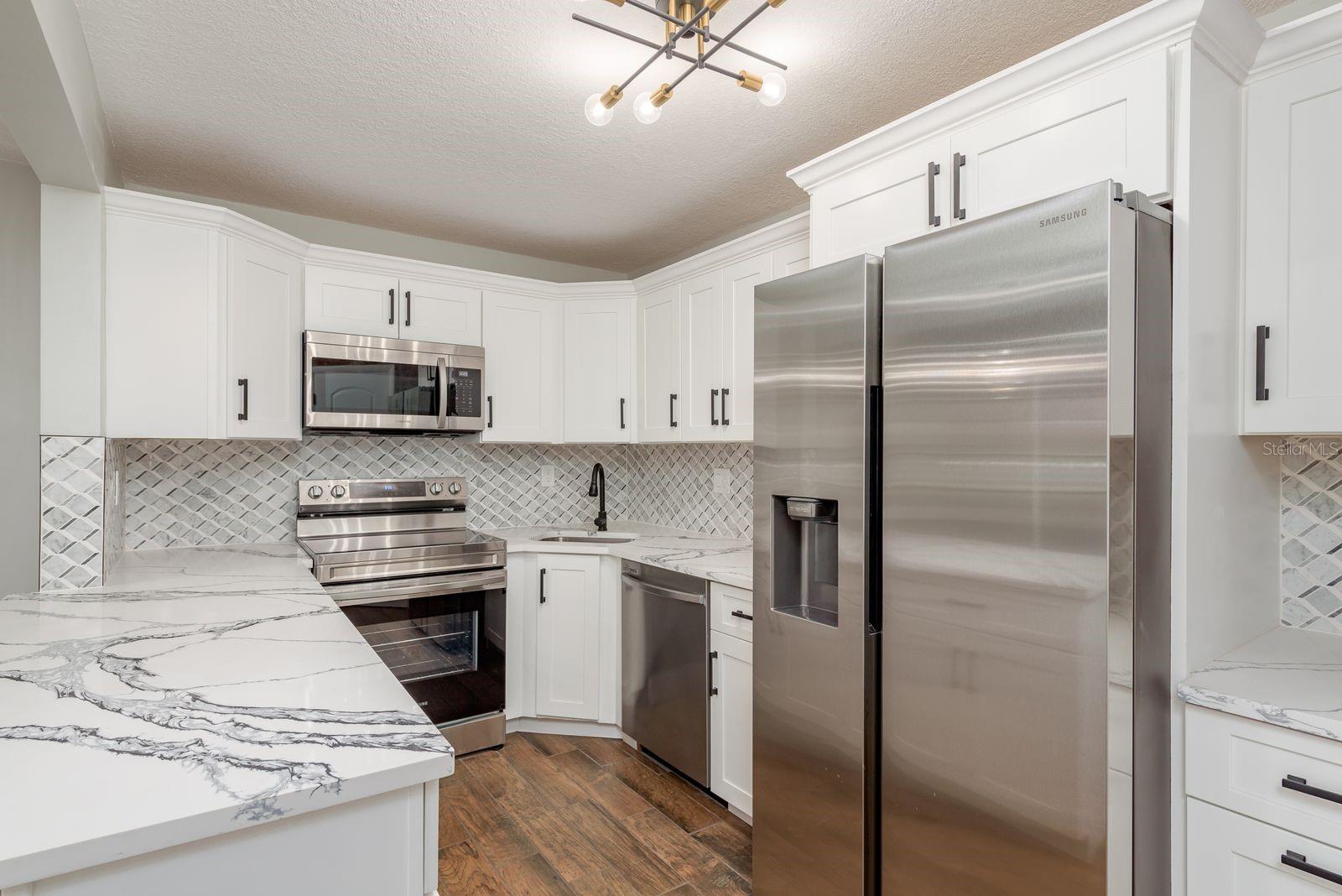 1151 PINE RIDGE CIR W #H1