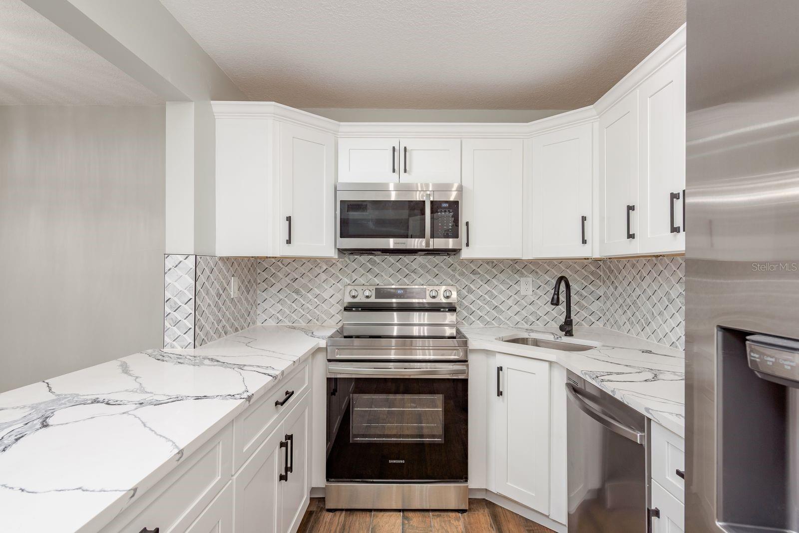 1151 PINE RIDGE CIR W #H1