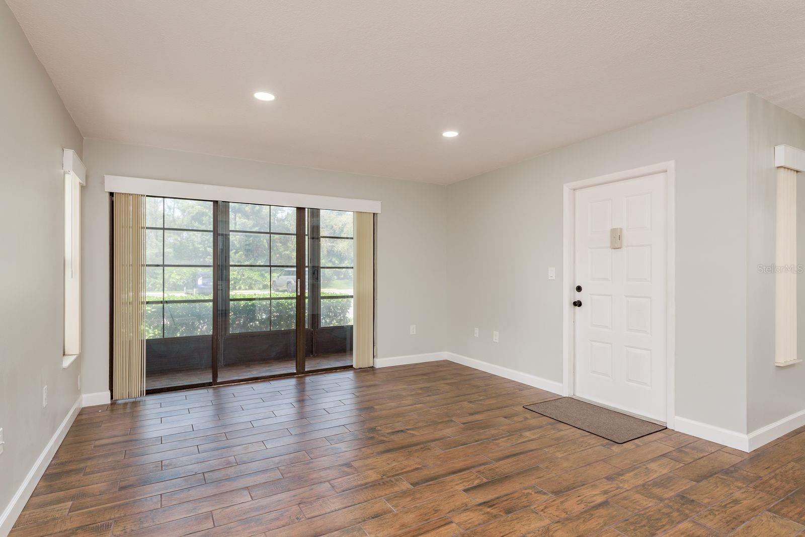 1151 PINE RIDGE CIR W #H1