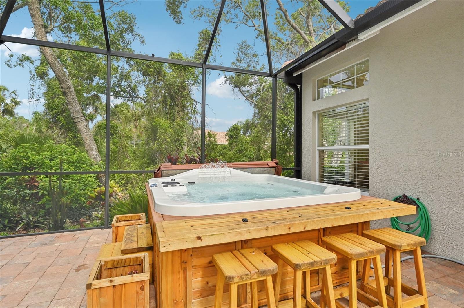 6744 HICKORY HAMMOCK CIR