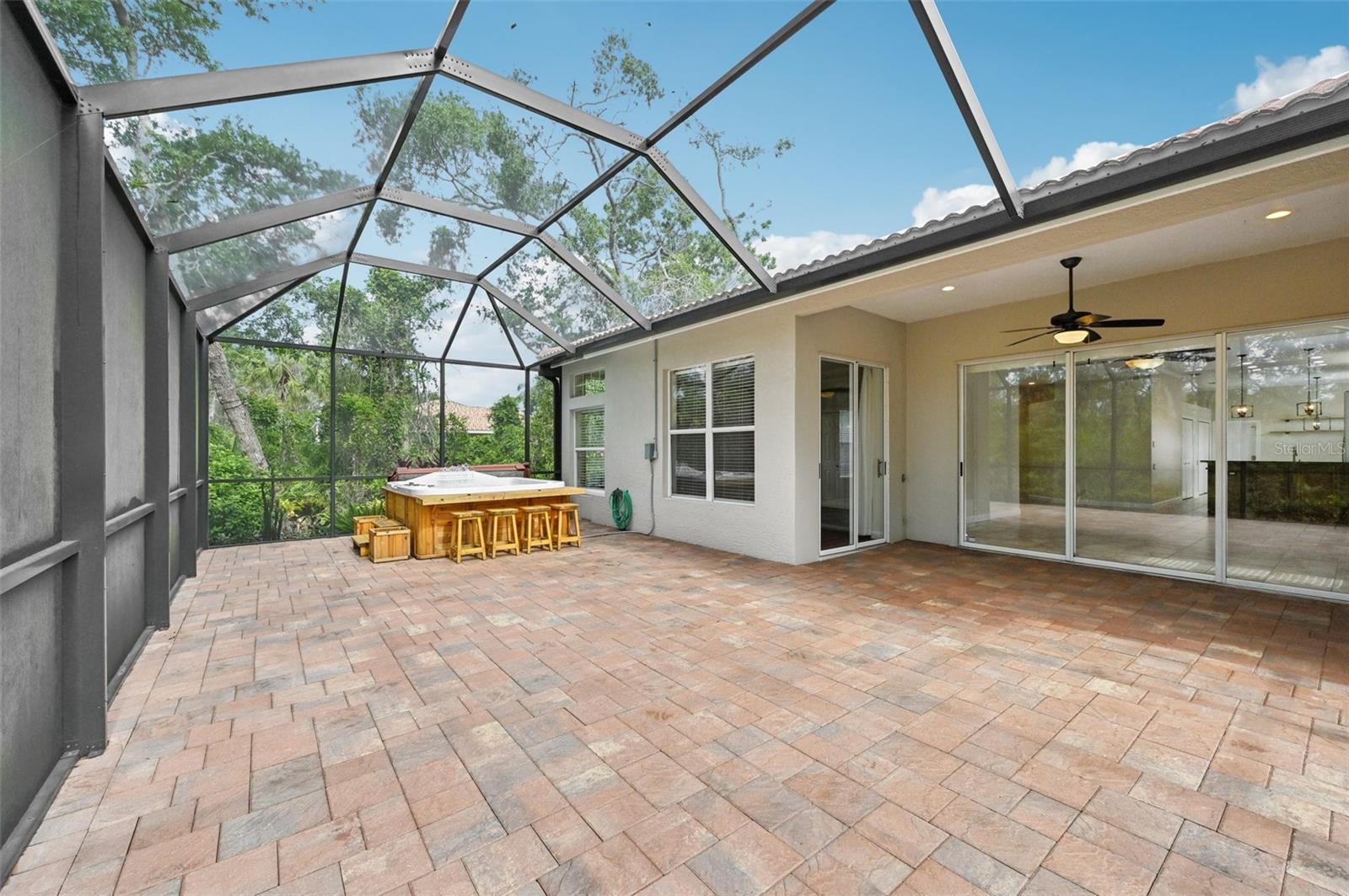 6744 HICKORY HAMMOCK CIR