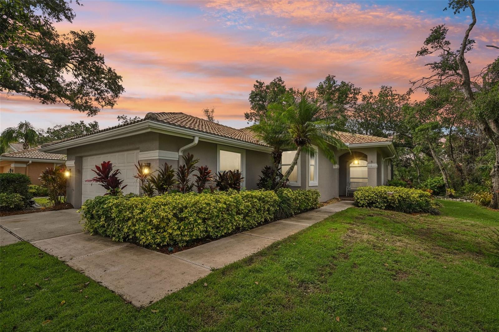 6744 HICKORY HAMMOCK CIR