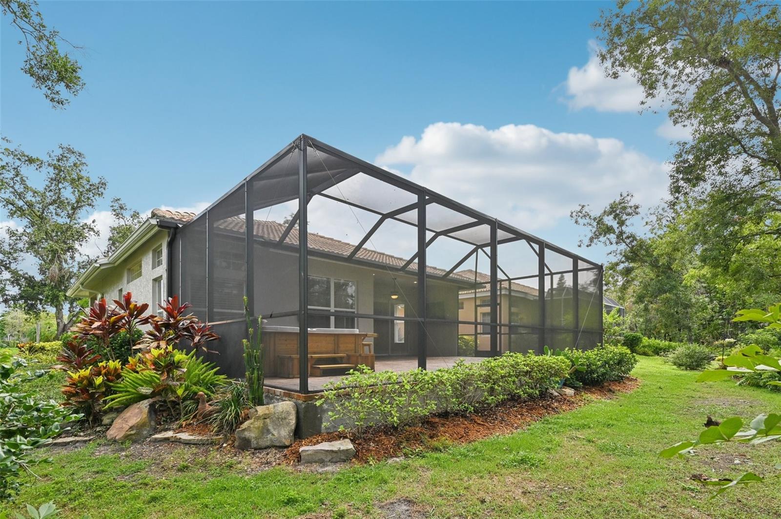 6744 HICKORY HAMMOCK CIR