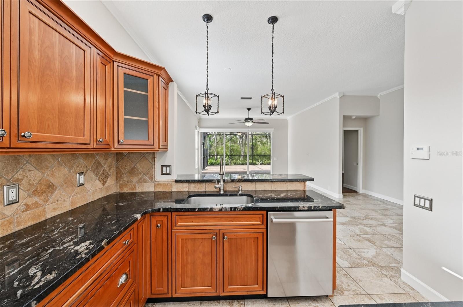 6744 HICKORY HAMMOCK CIR