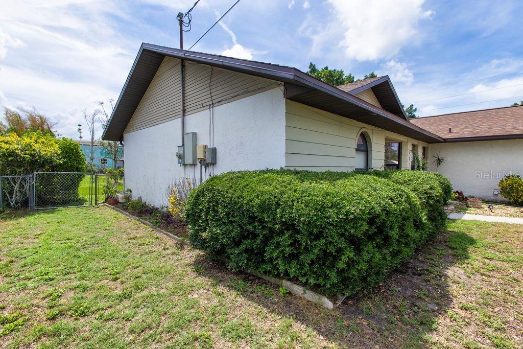 5213 20TH STREET CT E