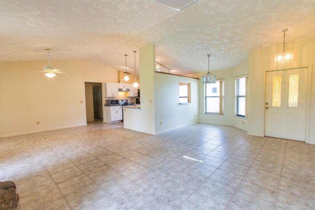 5213 20TH STREET CT E