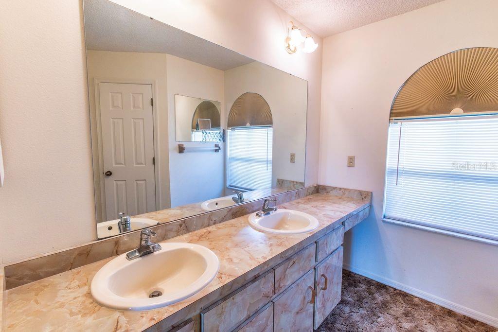 5213 20TH STREET CT E