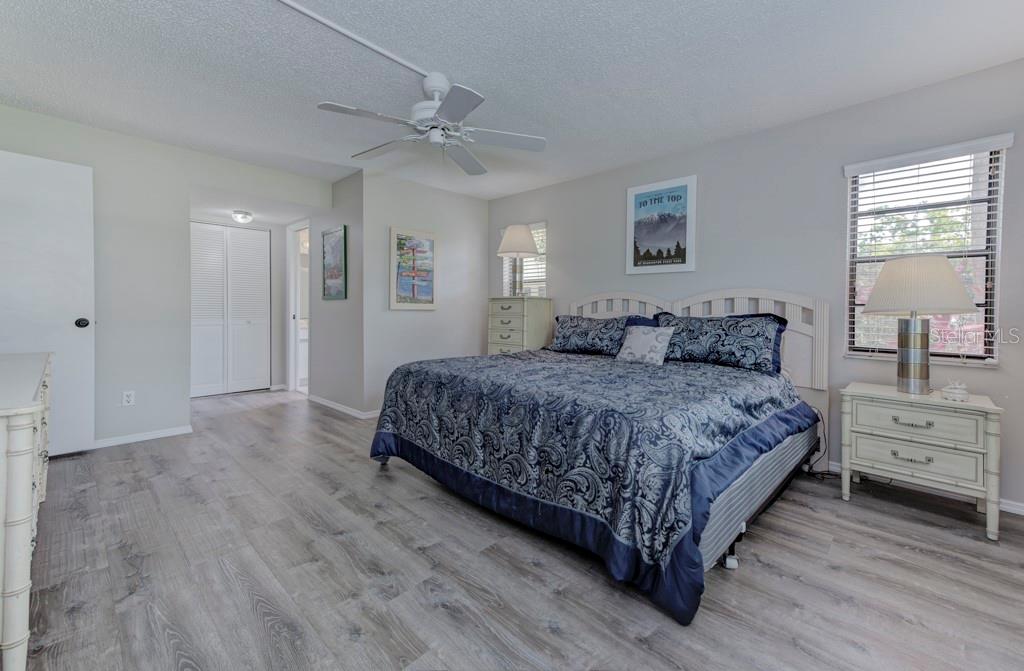 7110 FAIRWAY BEND LN #181