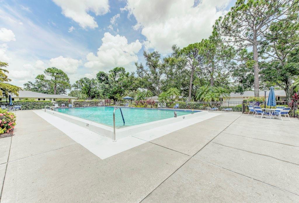 7110 FAIRWAY BEND LN #181