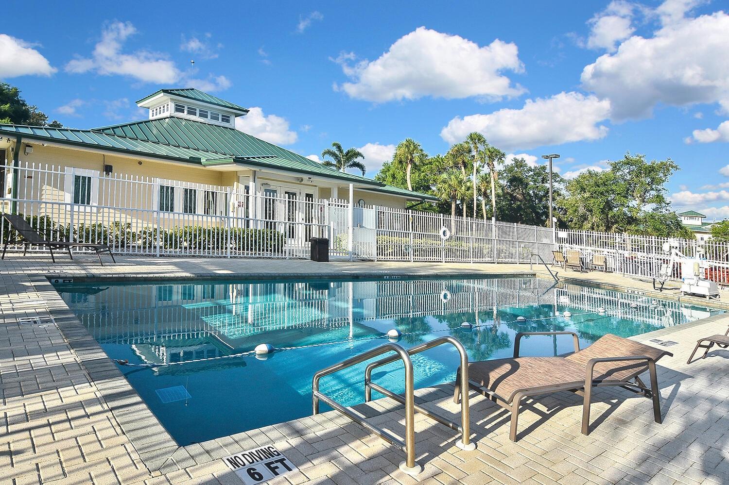 7605 SWEETBAY CIR #5-102