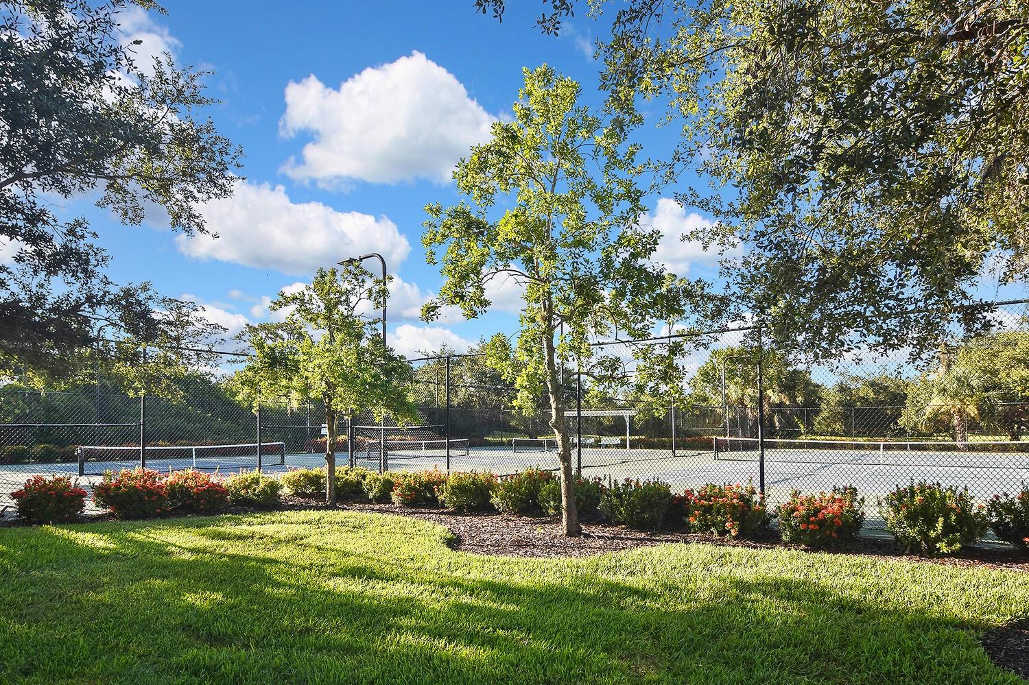 7605 SWEETBAY CIR #5-102