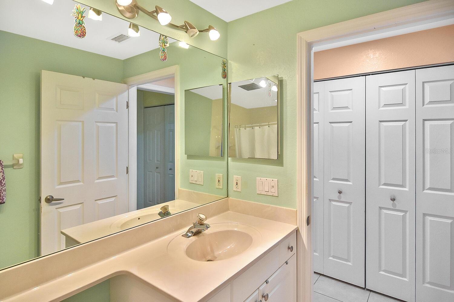 7605 SWEETBAY CIR #5-102