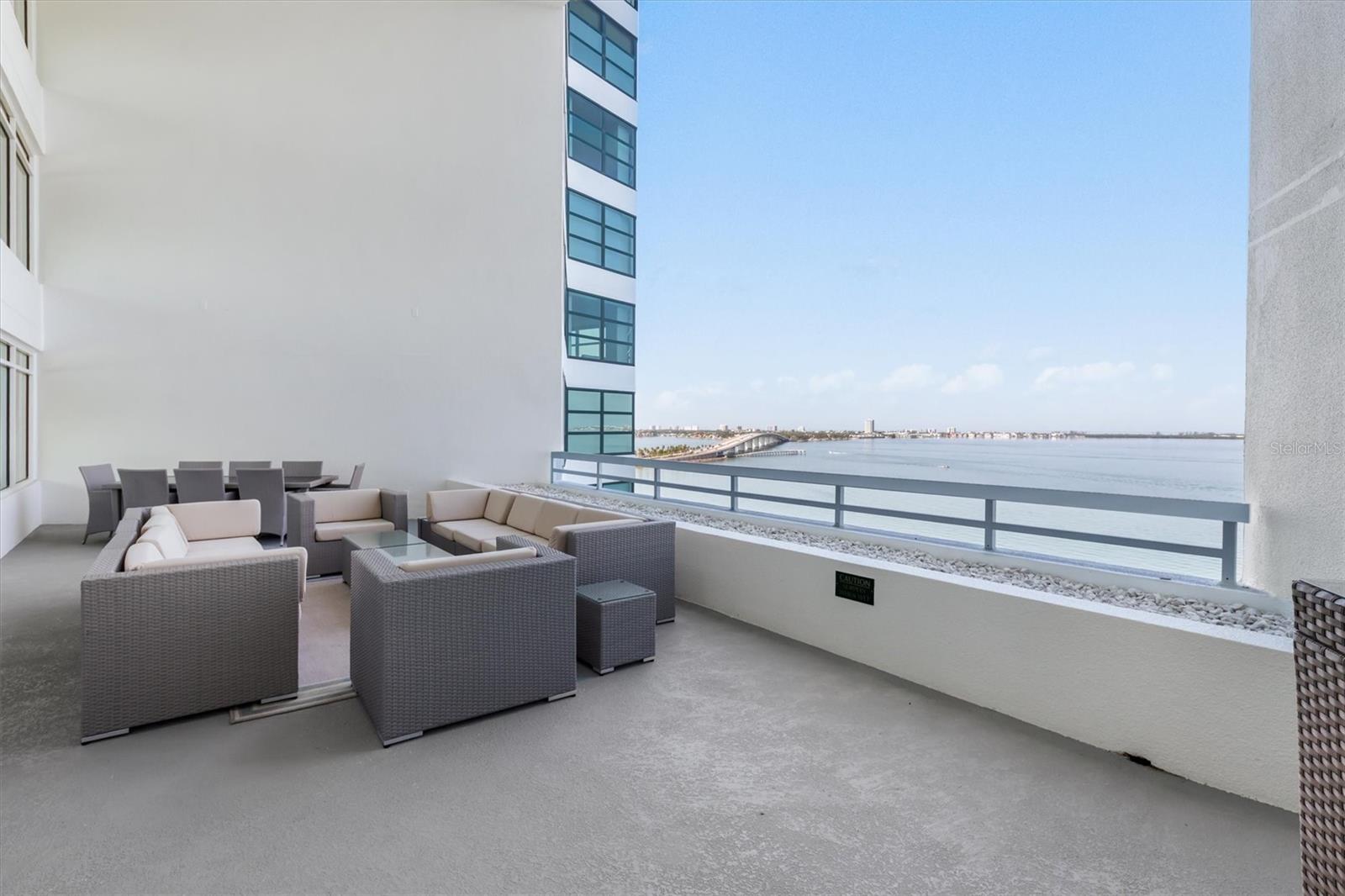 988 BLVD OF THE ARTS #1415