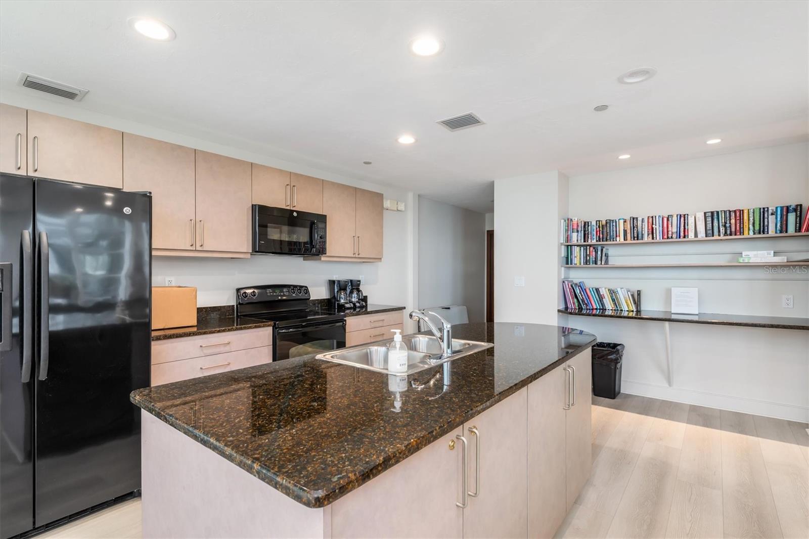 988 BLVD OF THE ARTS #1415