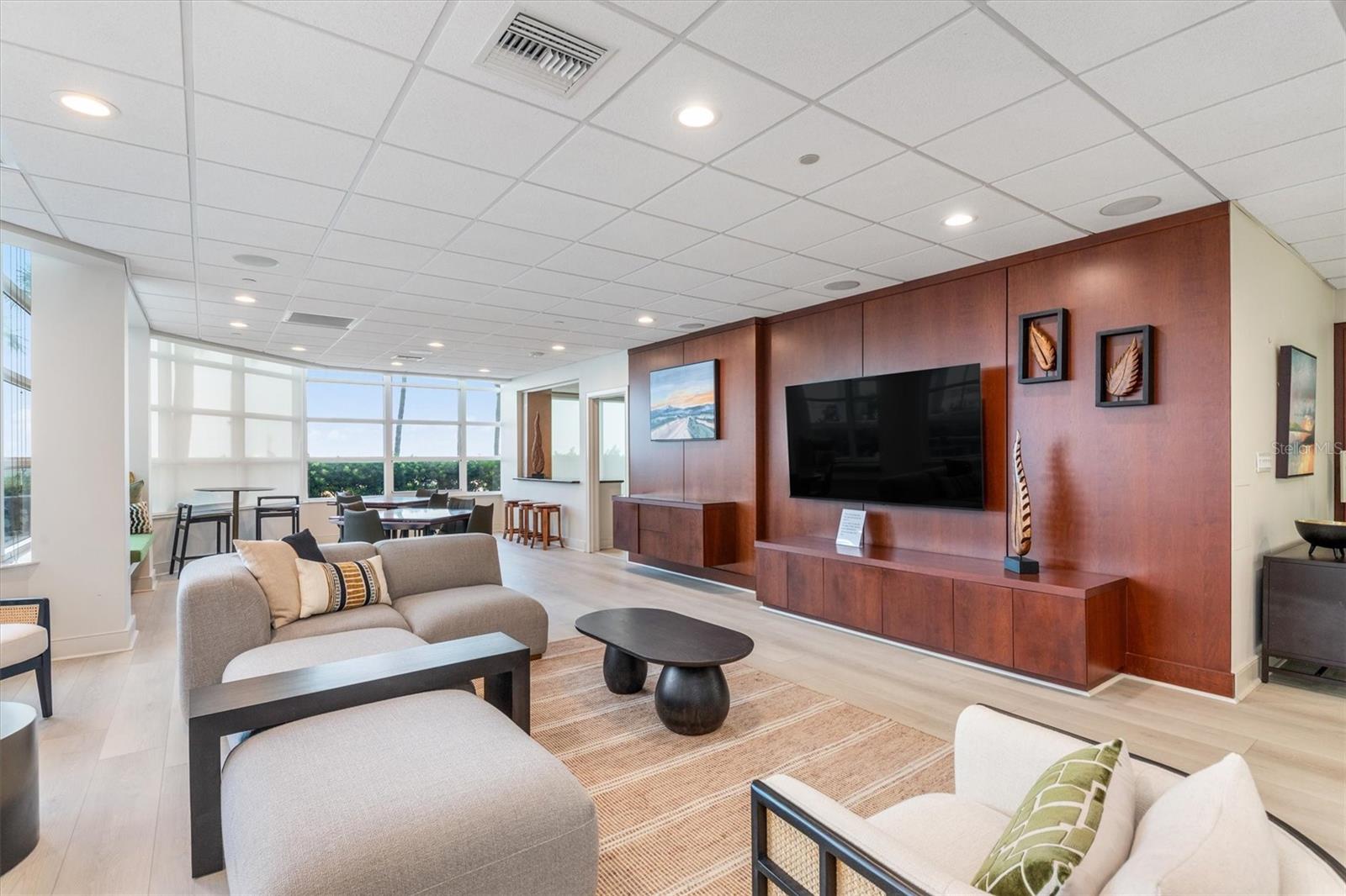 988 BLVD OF THE ARTS #1415