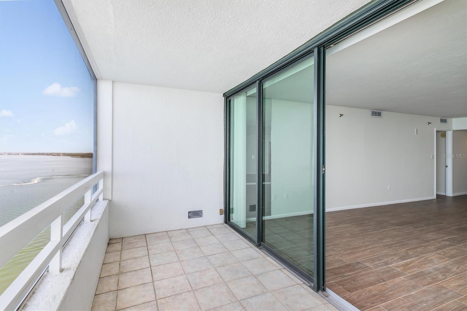 988 BLVD OF THE ARTS #1415