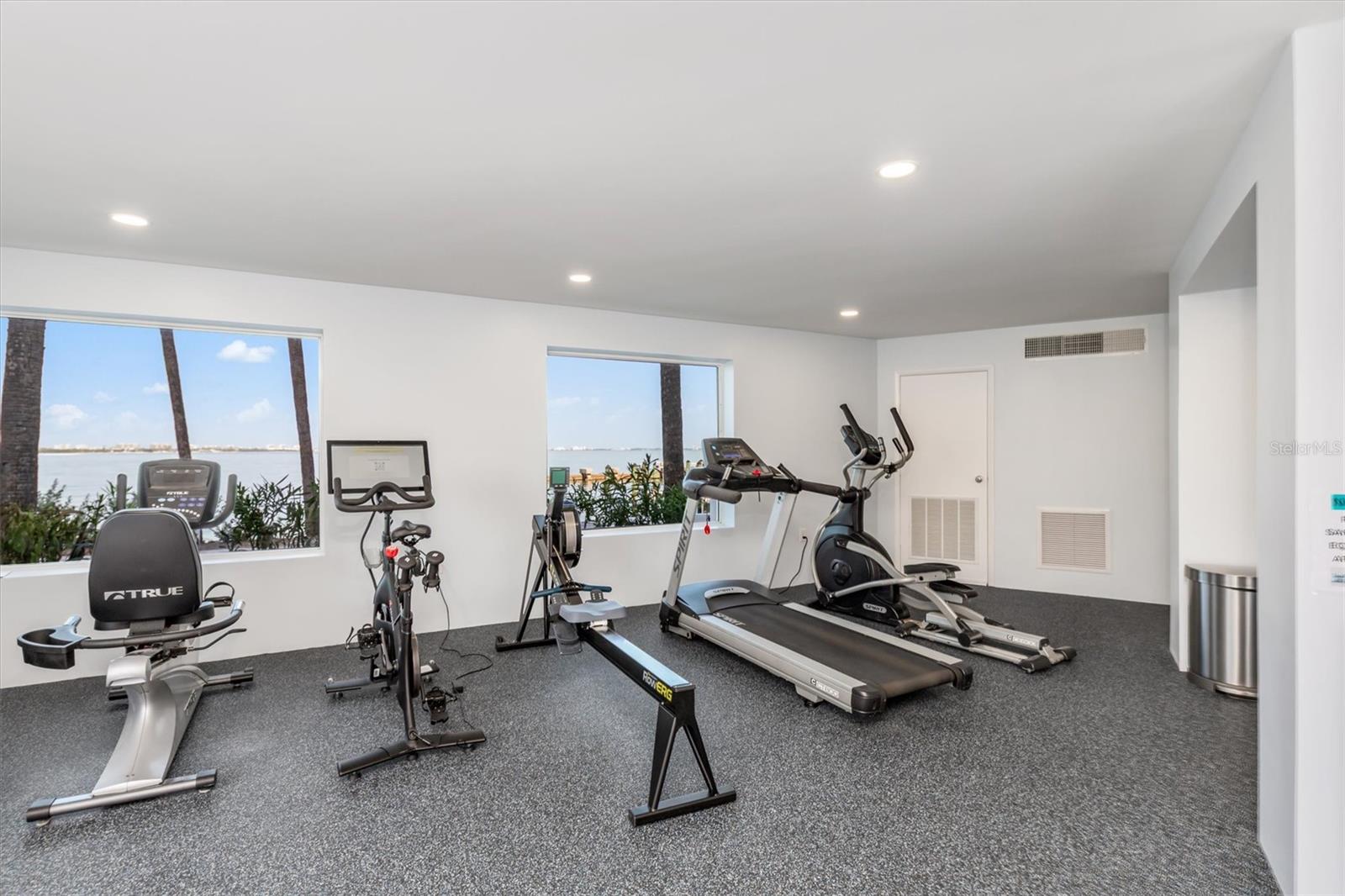 988 BLVD OF THE ARTS #1415