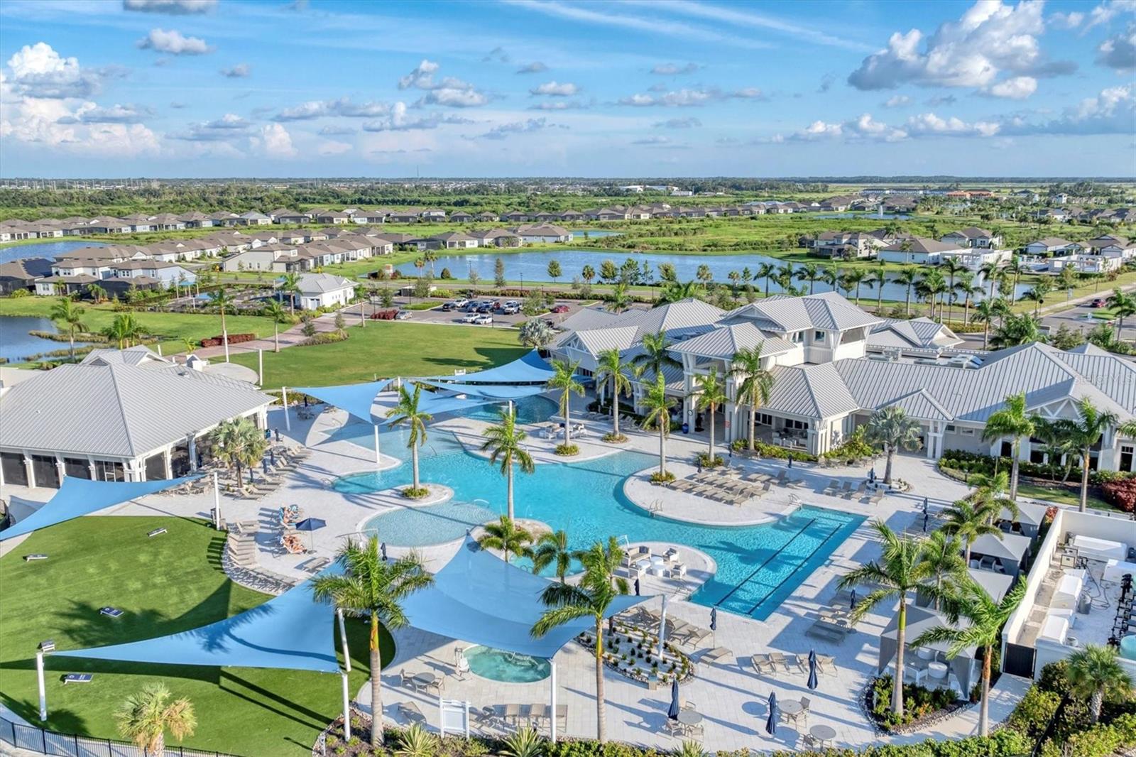 8541 COASTAL PALMS GLN