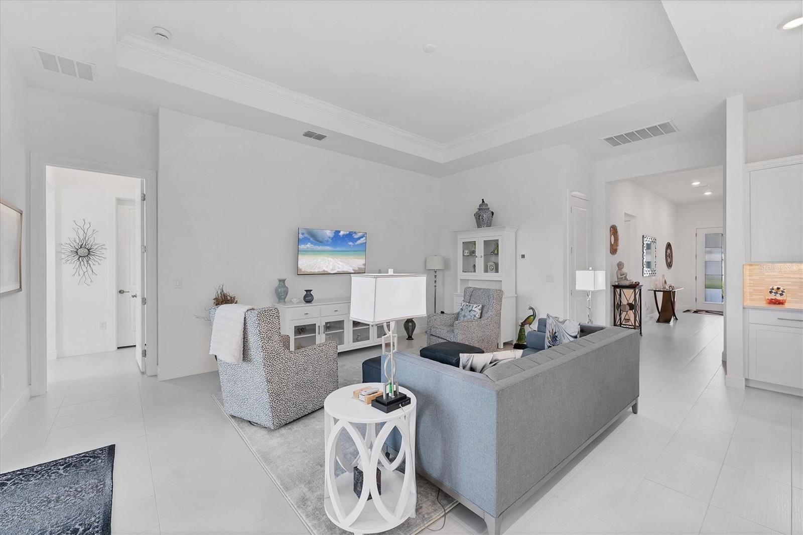 8541 COASTAL PALMS GLN