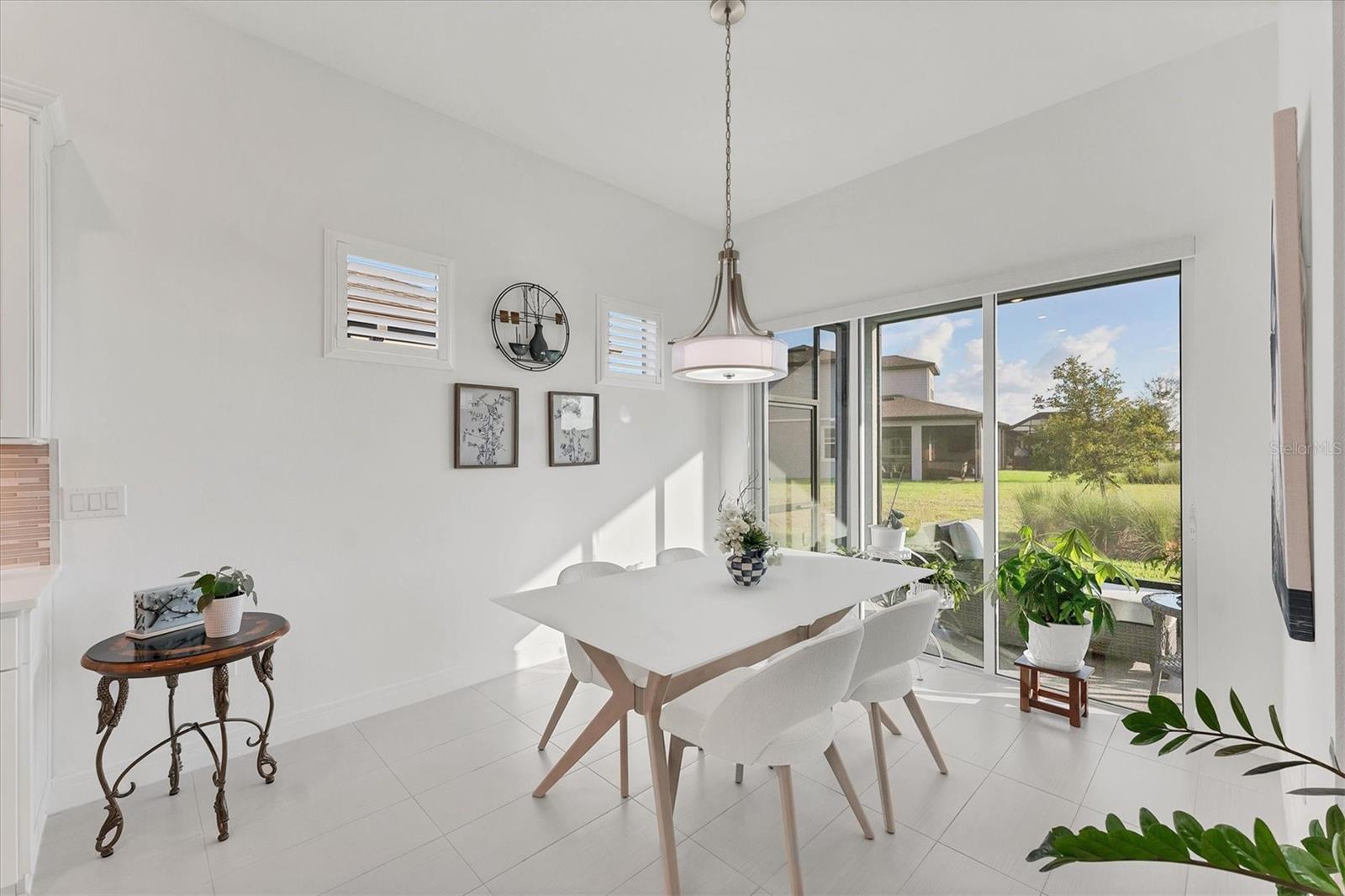 8541 COASTAL PALMS GLN