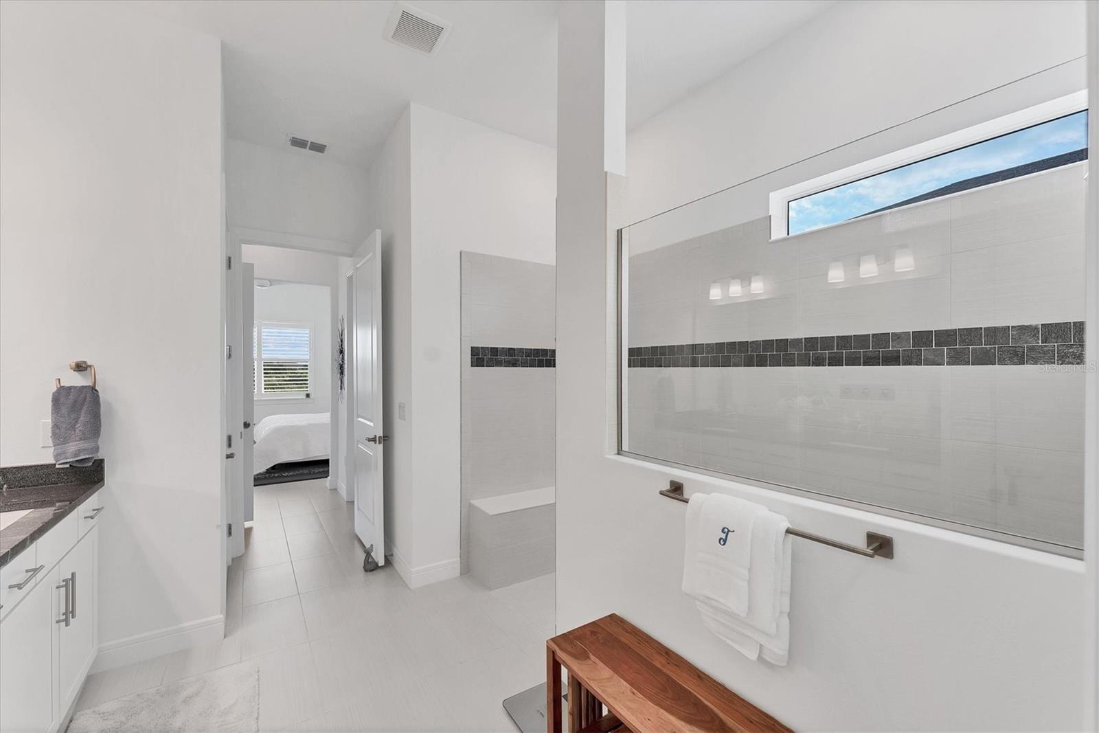 8541 COASTAL PALMS GLN