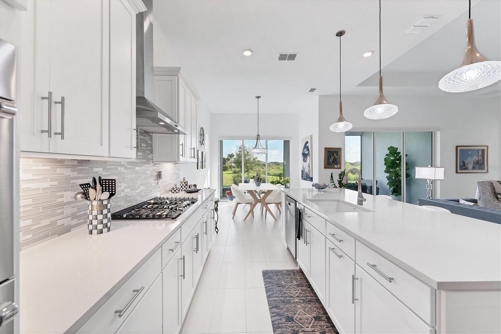 8541 COASTAL PALMS GLN