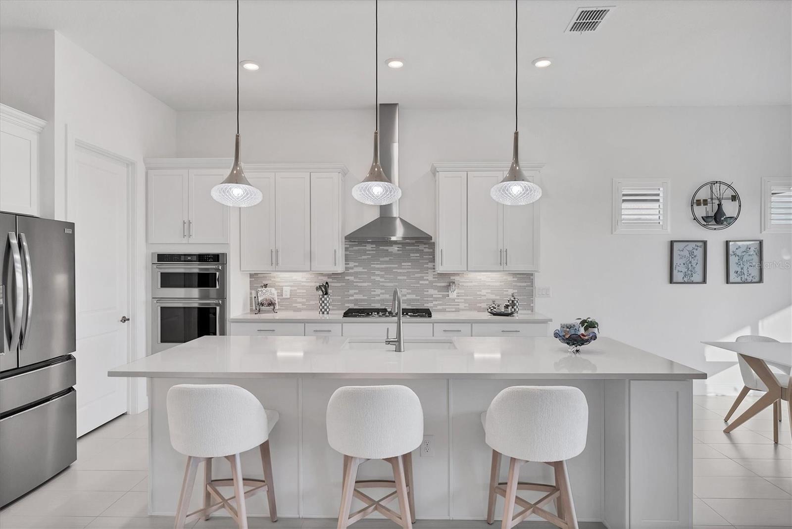 8541 COASTAL PALMS GLN