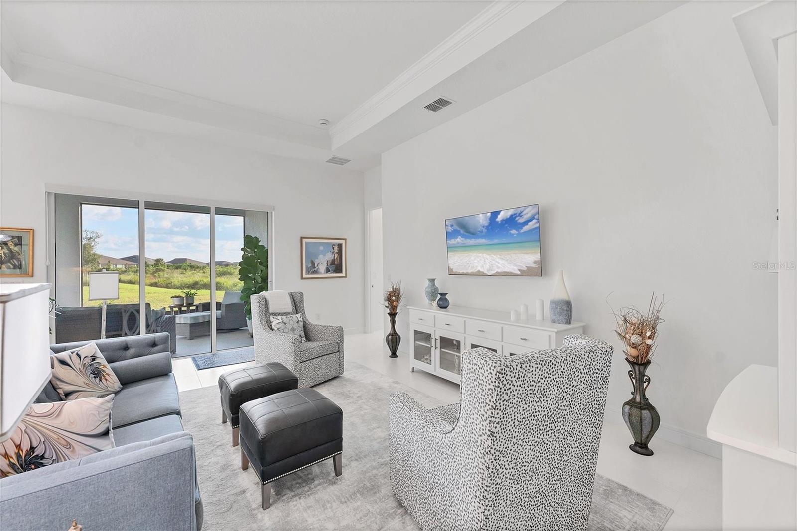 8541 COASTAL PALMS GLN