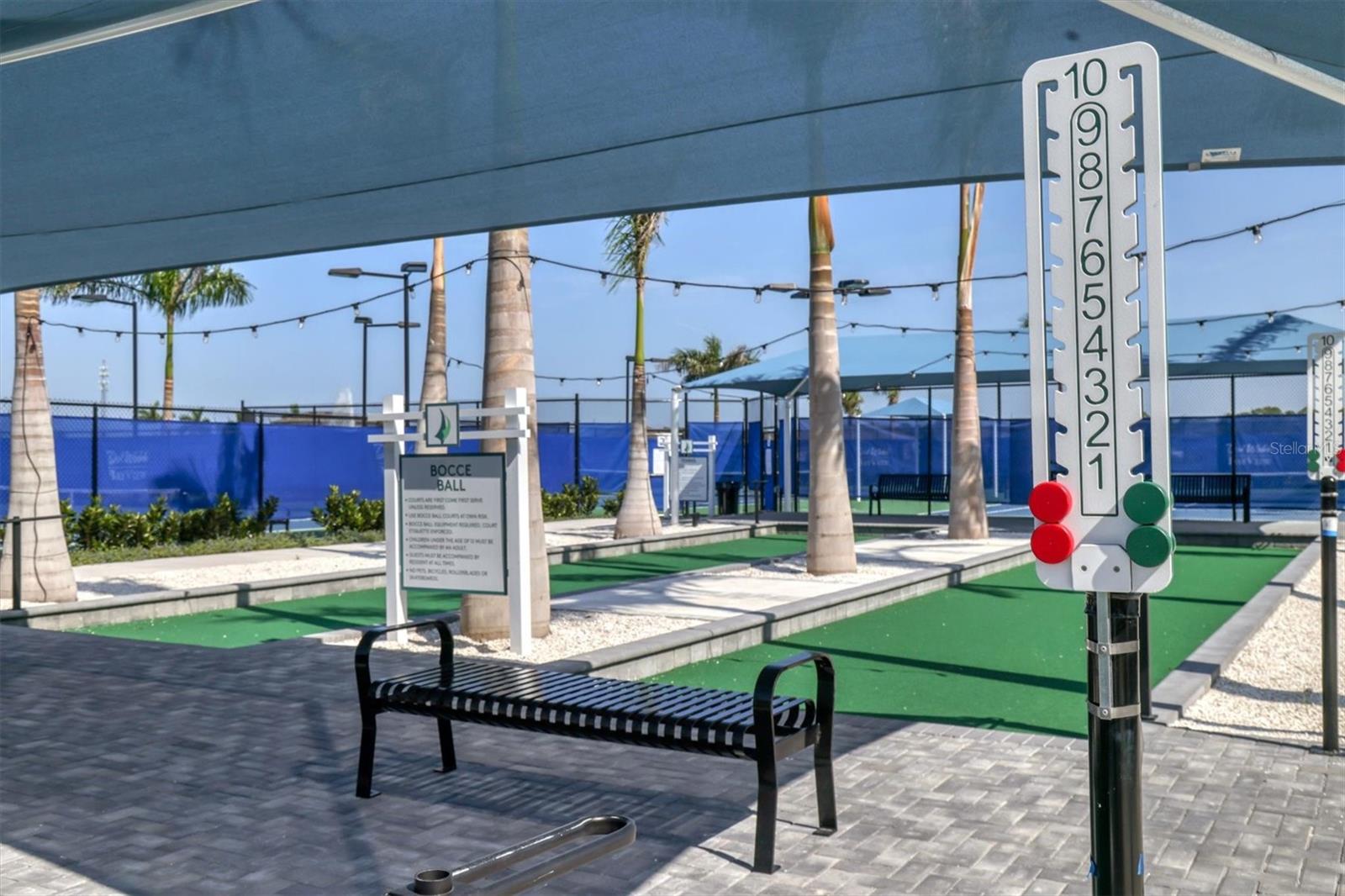 8541 COASTAL PALMS GLN