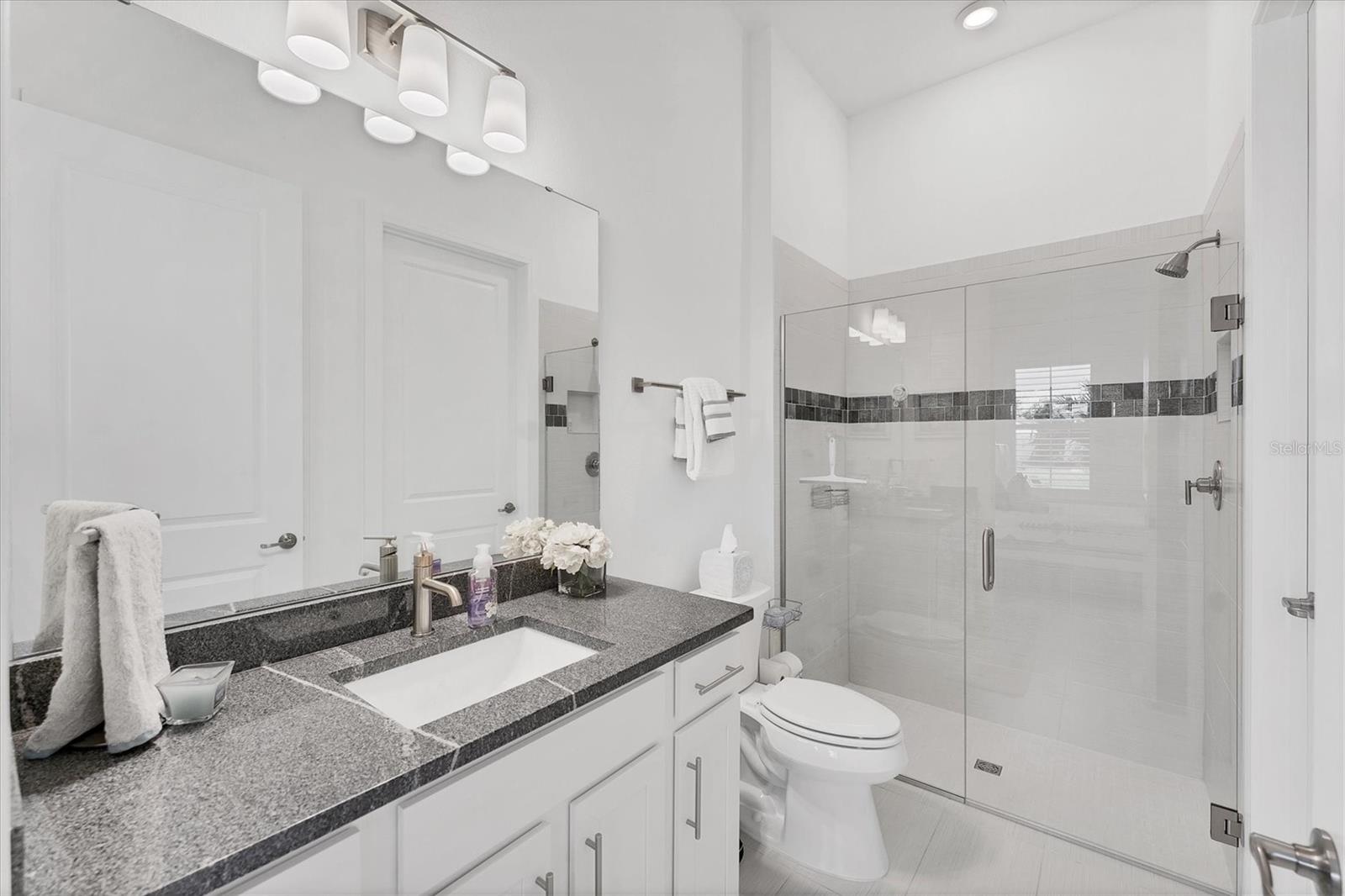 8541 COASTAL PALMS GLN