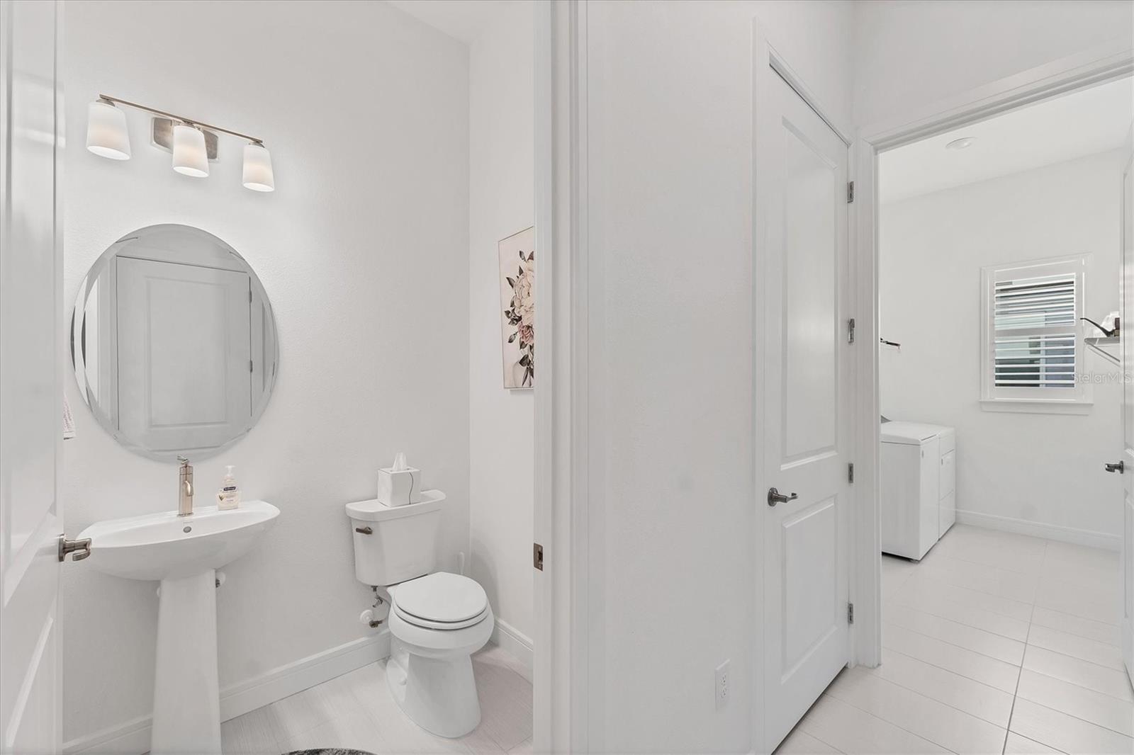 8541 COASTAL PALMS GLN