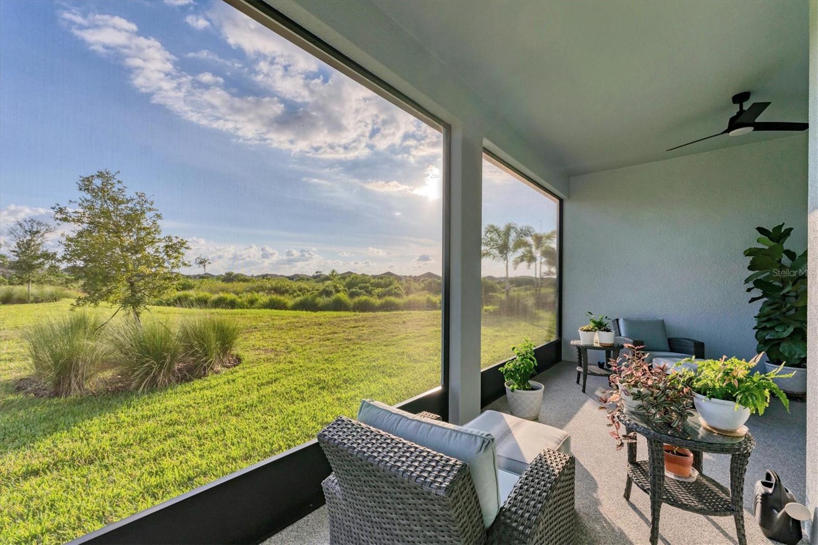 8541 COASTAL PALMS GLN