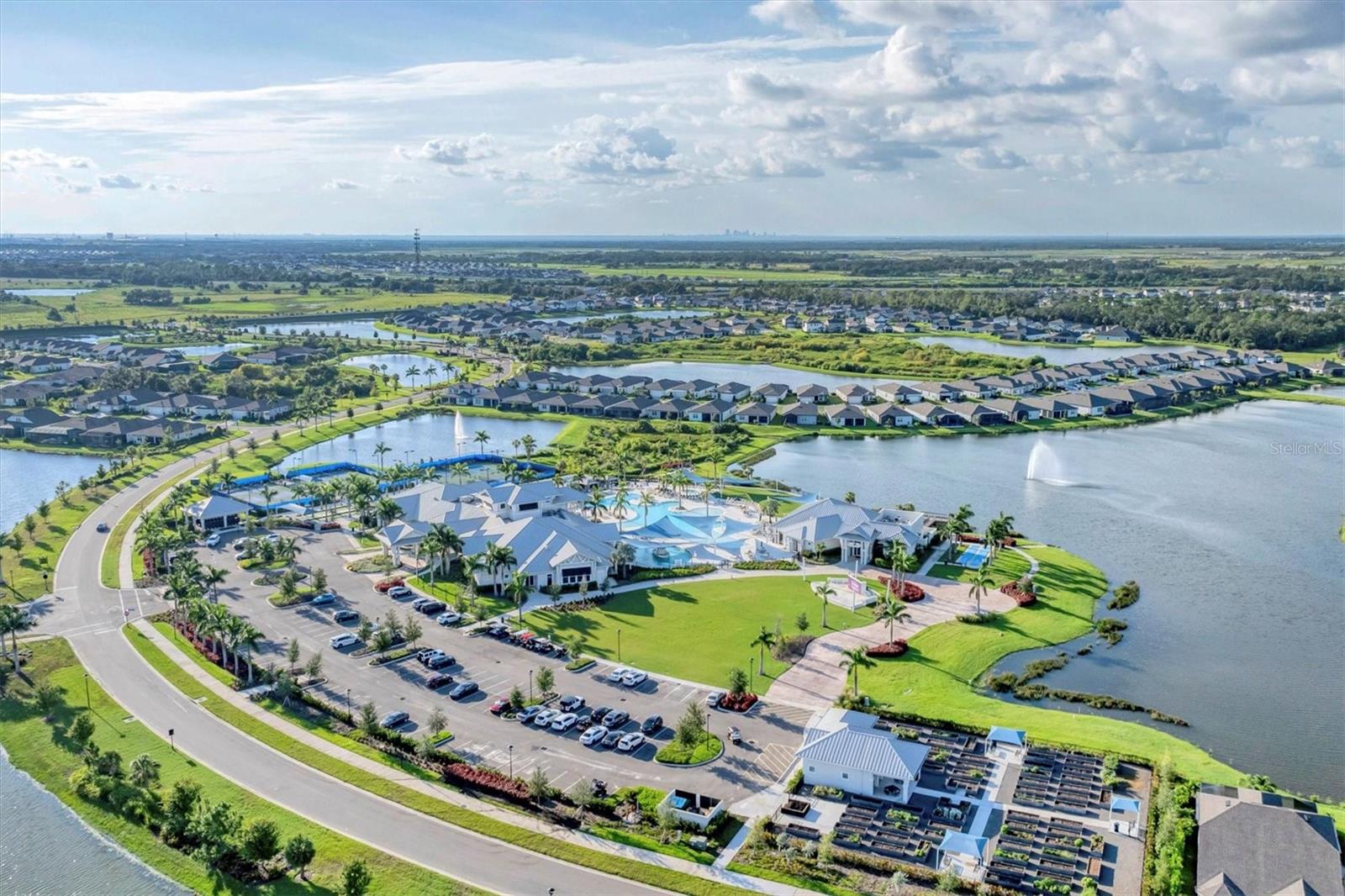 8541 COASTAL PALMS GLN