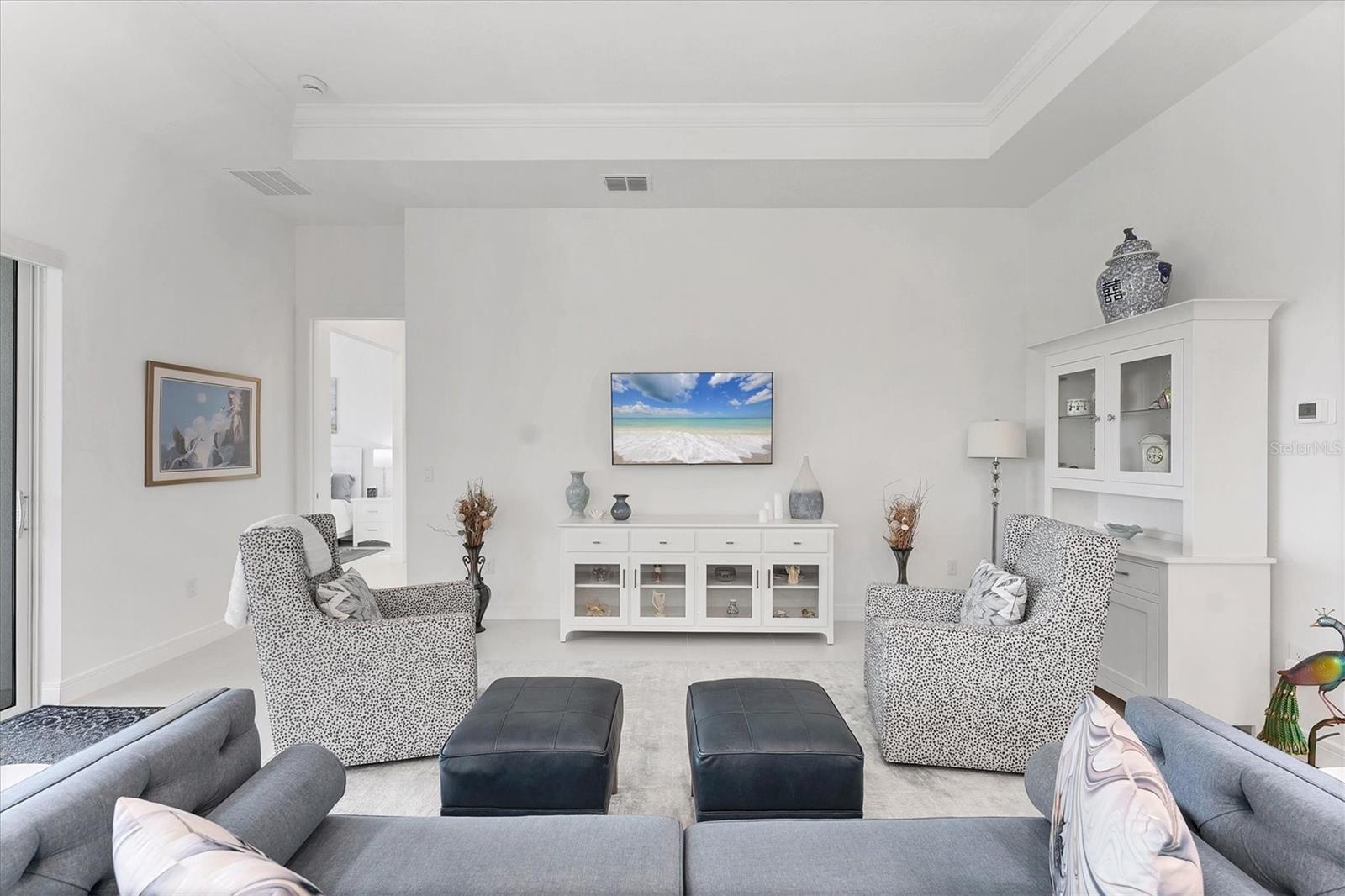 8541 COASTAL PALMS GLN