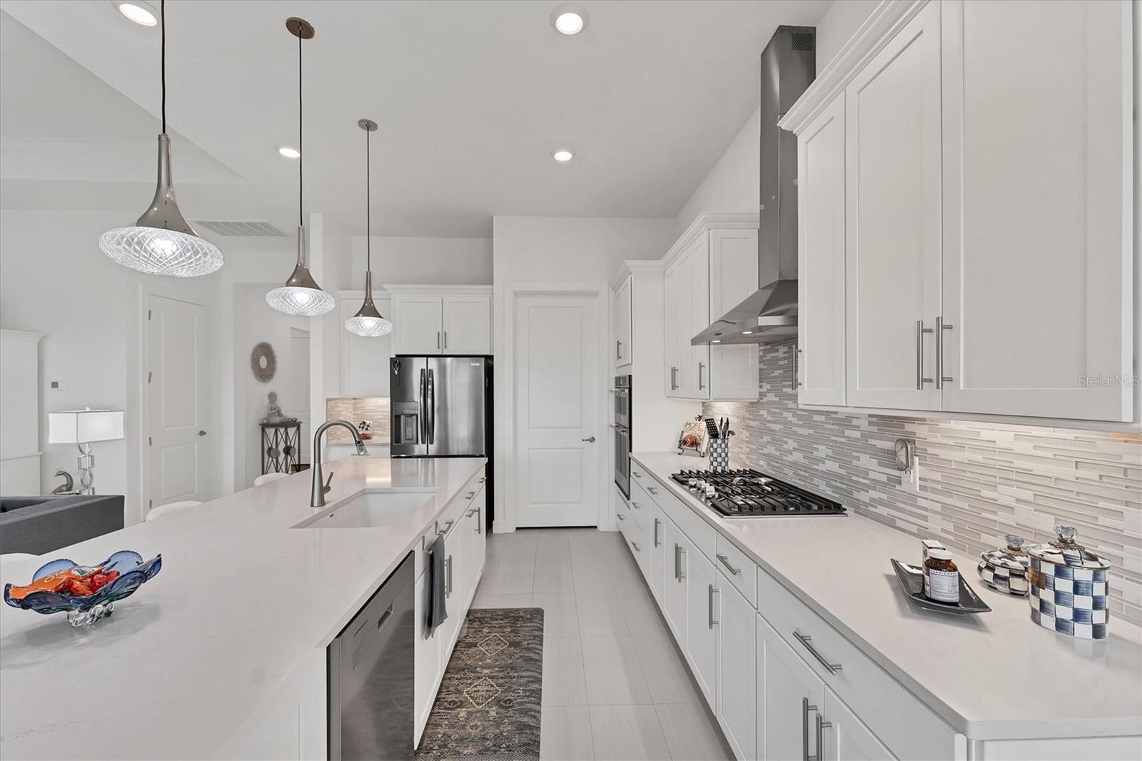 8541 COASTAL PALMS GLN