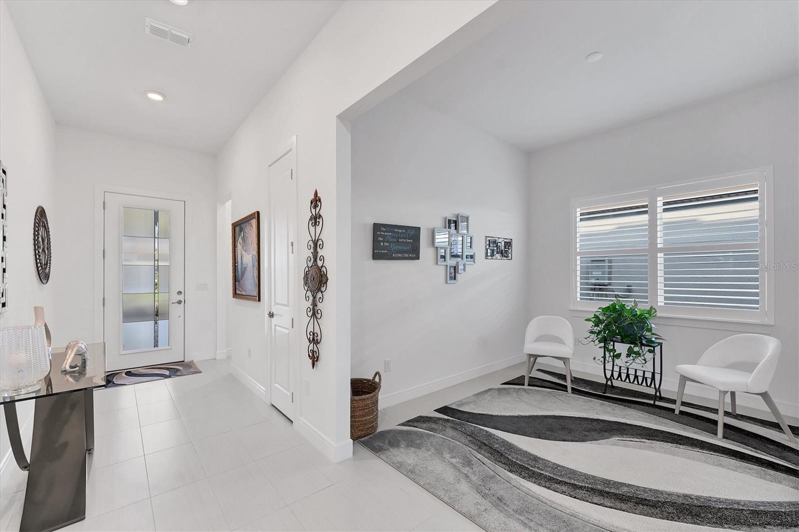 8541 COASTAL PALMS GLN