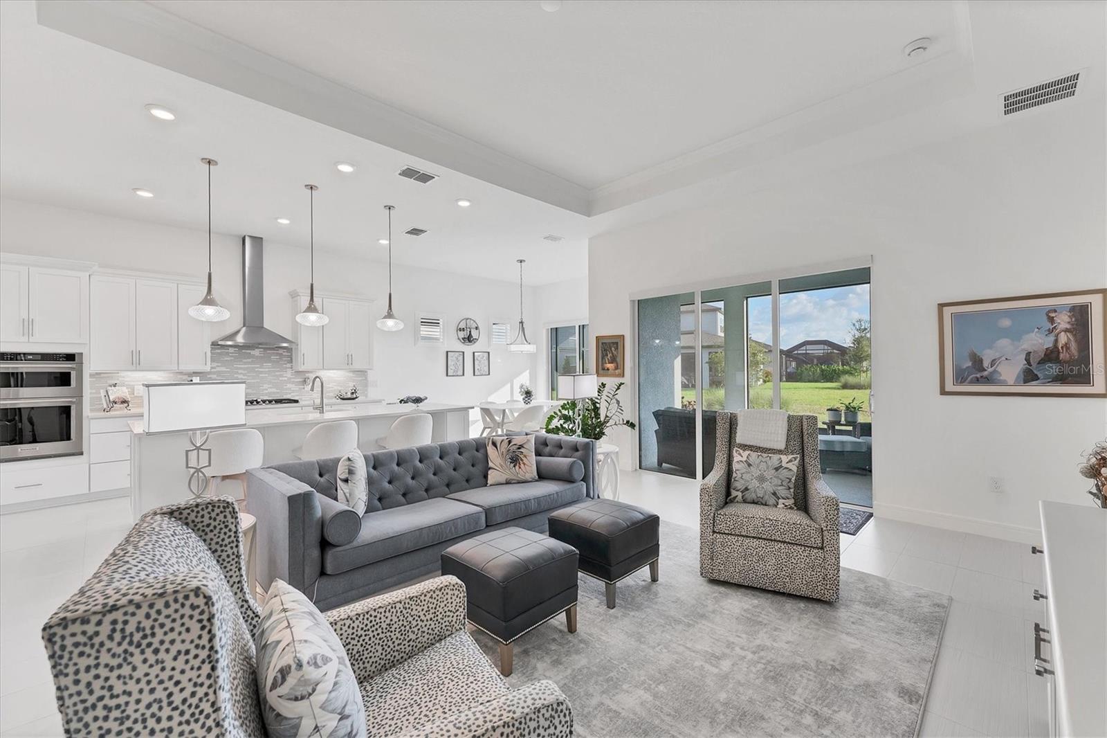 8541 COASTAL PALMS GLN