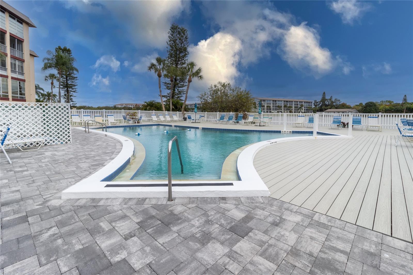 4103 LAKE BAYSHORE DR #404