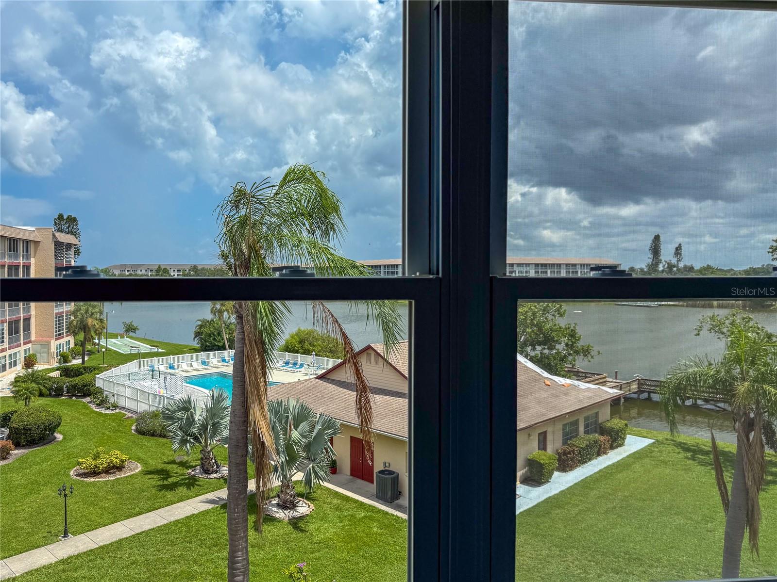 4103 LAKE BAYSHORE DR #404