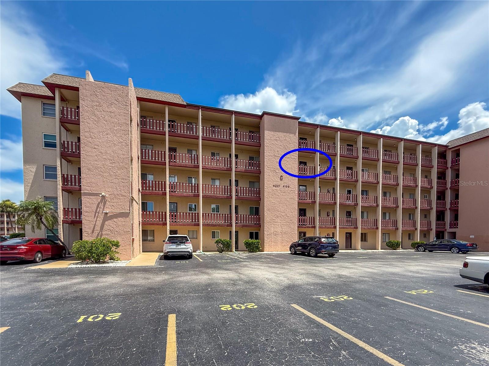 4103 LAKE BAYSHORE DR #404